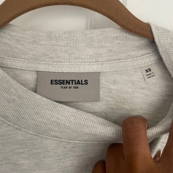 Essentials Fear of God Long Sleeve T-Shirt in Oatmeal Size XS - Picture 3 of 3